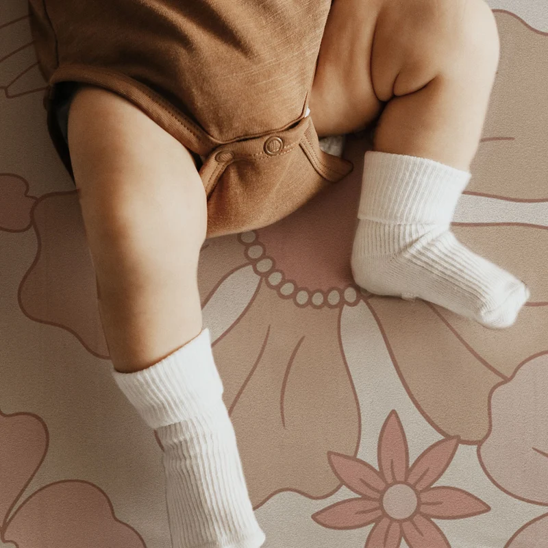 Tapis enfant à motif floral rétro - Plusieurs tailles disponibles