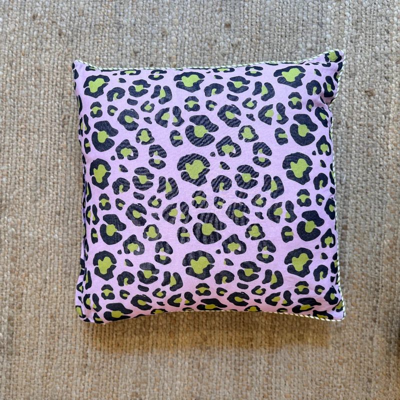 COUSSIN IMPRIMÉ LÉOPARD / RAYURE