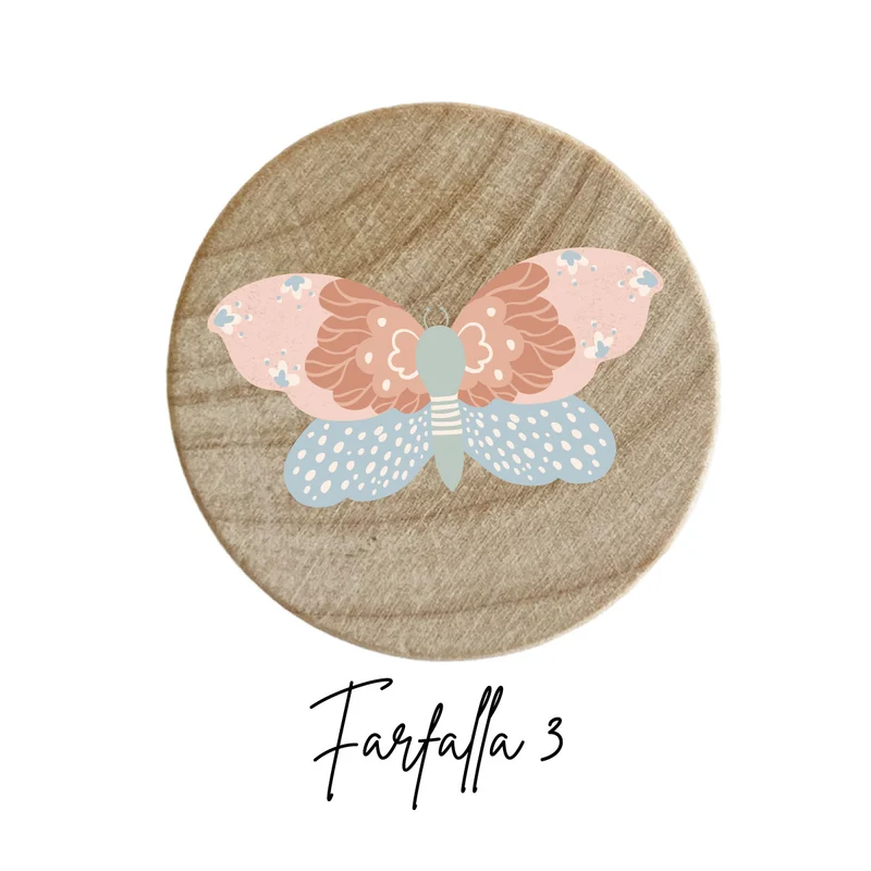Bouton en bois avec motif de papillon en relief - Plus de modèles disponibles