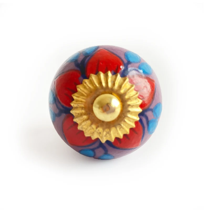 Bouton violet avec motif floral