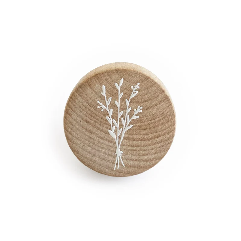 Bouton en bois avec motif de brindilles en relief - Plus de motifs disponibles