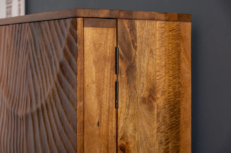 Meuble bar massif SCORPION 141cm en bois de manguier marron avec sculptures 3D élaborées