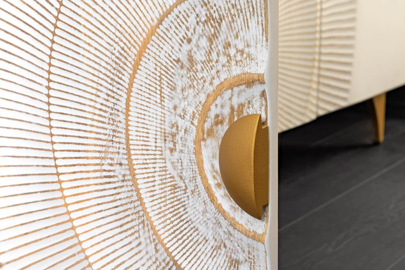 Buffet TV massif GOLDEN SUNSET 180cm or blanc bois de manguier sculptures 3D pieds métal