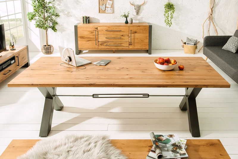 Table à manger en bois massif THOR 240cm chêne sauvage naturel huilé gris structure en X métal design industriel