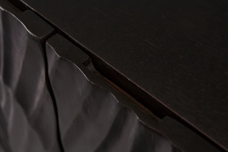 Buffet haut massif SCORPION 120 cm en bois de manguier noir avec sculptures 3D élaborées