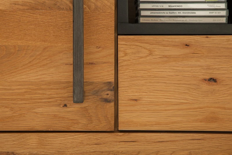 Meuble TV massif THOR 200 cm en chêne sauvage huilé au design industriel