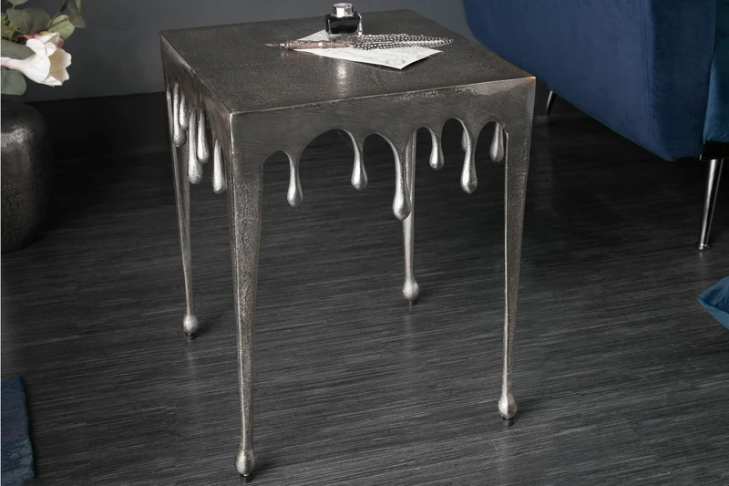 Table d’appoint extravagante LIQUID LINE S 34cm design en forme de larme argentée