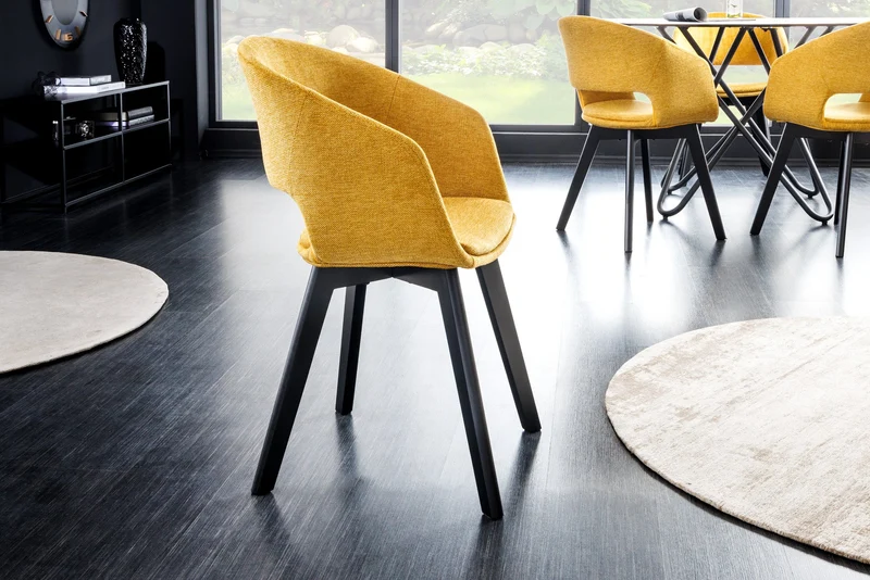 Lot de 2x chaises design NORDIC STAR tissu structuré jaune moutarde bois massif noir avec accoudoirs rembourrés