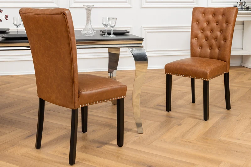 Lot de 2x chaises Chesterfield CASTLE en similicuir marron et bois d'hévéa noir avec rivets décoratifs