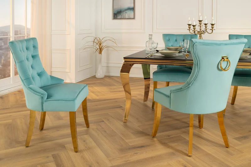Lot de 2x chaises Chesterfield CASTLE velours bleu pieds en acier inoxydable doré avec poignée confort