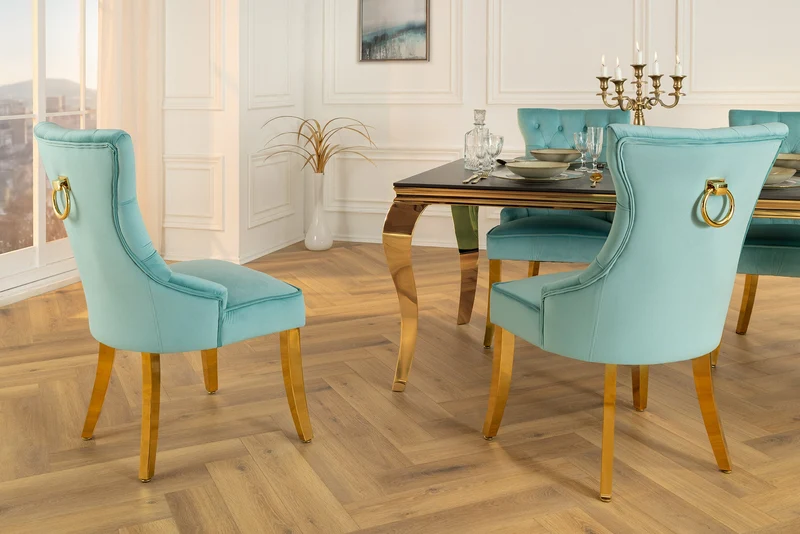 Lot de 2x chaises Chesterfield CASTLE velours bleu pieds en acier inoxydable doré avec poignée confort