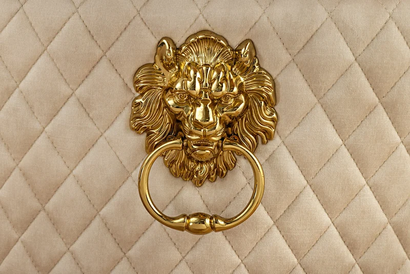 Lot de 2x chaises baroque CASTLE DELUXE velours beige acier inoxydable doré avec rivets décoratifs tête de lion