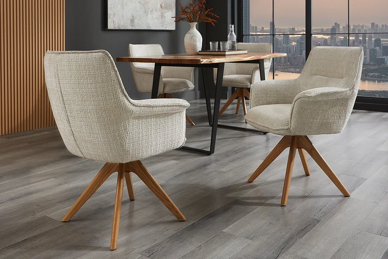 Lot de 2x chaises pivotante LE GRAND beige chenille chêne naturel bois massif avec accoudoirs