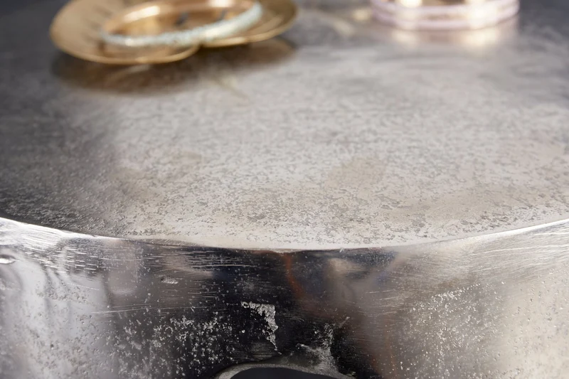 Table d'appoint extravagante LIQUID LINE 50cm design goutte argent métal aluminium ronde