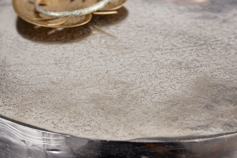 Table d'appoint extravagante LIQUID LINE 50cm design goutte argent métal aluminium ronde