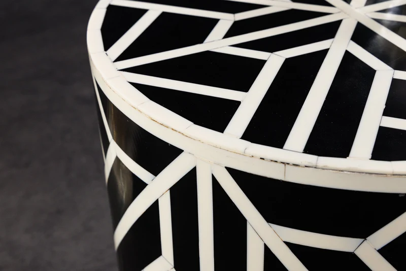 Table d'appoint ronde en marqueterie d'os HARMONY NATURE 45 cm, noire et blanche, fabriquée à la main