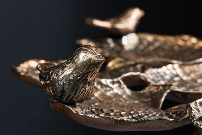 Table d'appoint intérieure et extérieure BIRDS 65 cm en laiton antique, design feuille, sculpture d'oiseau résistante aux intempéries