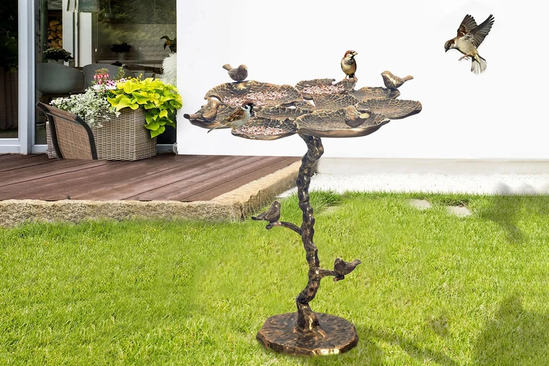 Table d'appoint intérieure et extérieure BIRDS 65 cm en laiton antique, design feuille, sculpture d'oiseau résistante aux intempéries