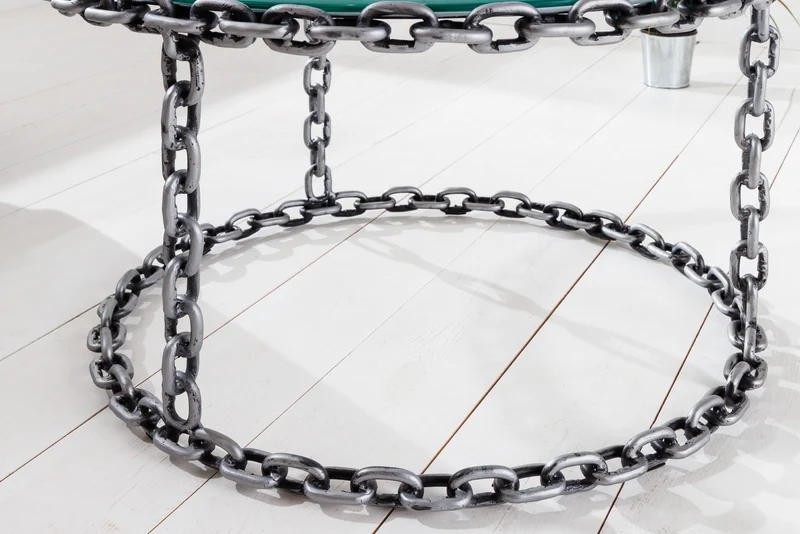 Table basse design CHAINS 65cm en métal argenté fait main, plateau rond en verre, cadre en chaîne