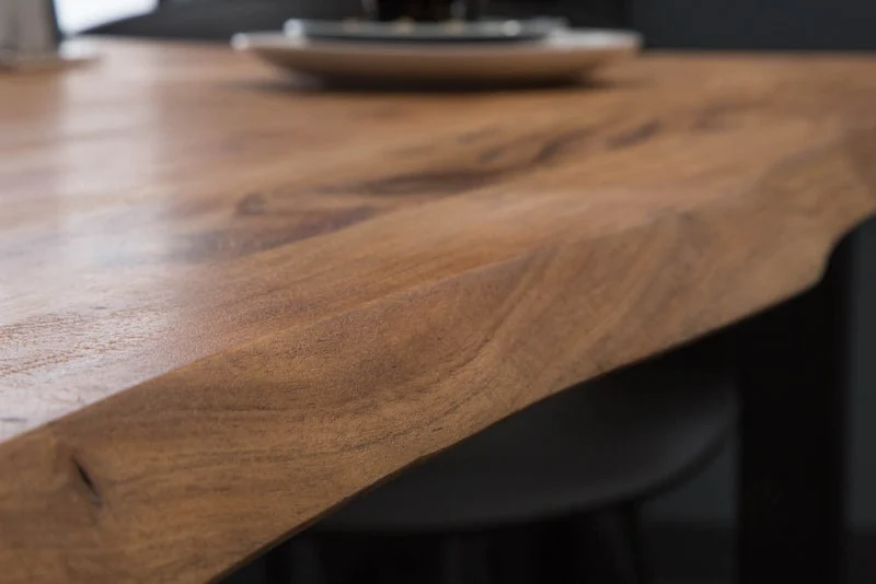 Table à manger en bois massif MAMMUT 160 cm en acacia sauvage design industriel plateau de table 2,6 cm bord d'arbre