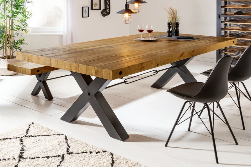 Table à manger massive THOR 240 cm vintage marron en pin recyclé design industriel cadre en X