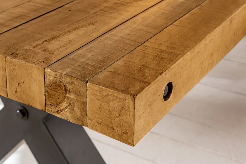 Table à manger massive THOR 240 cm vintage marron en pin recyclé design industriel cadre en X