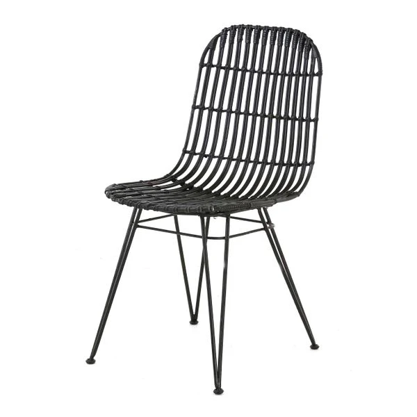 Chaise en rotin noir