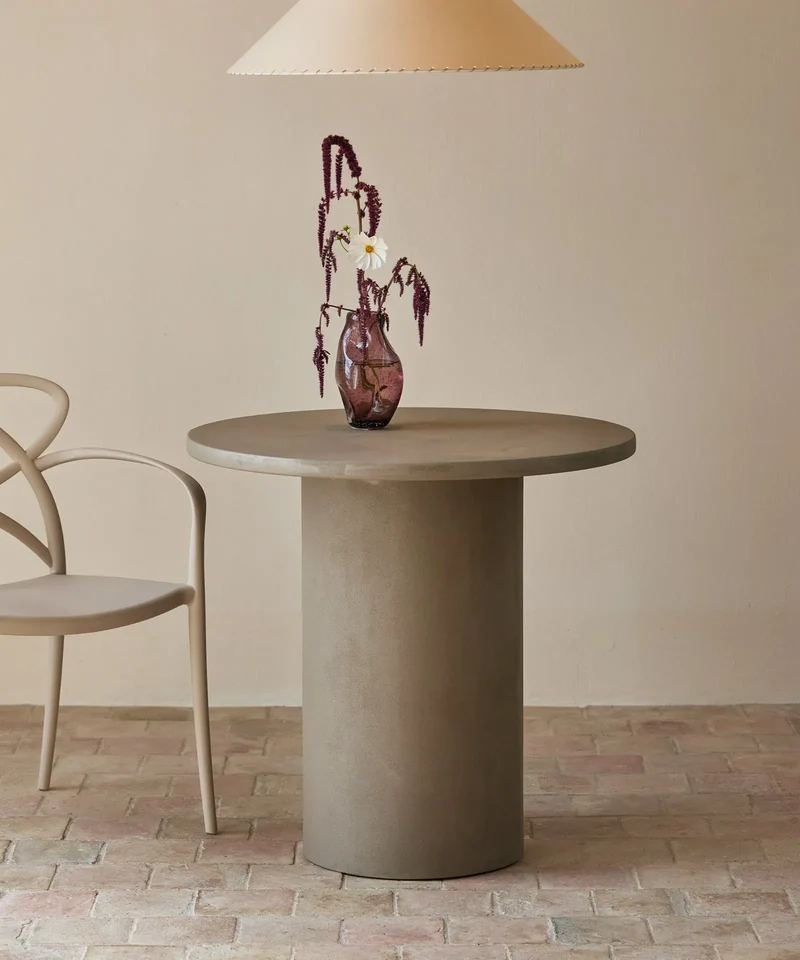 Mesa de Comedor Redonda en Microcemento Argo (80 cm)