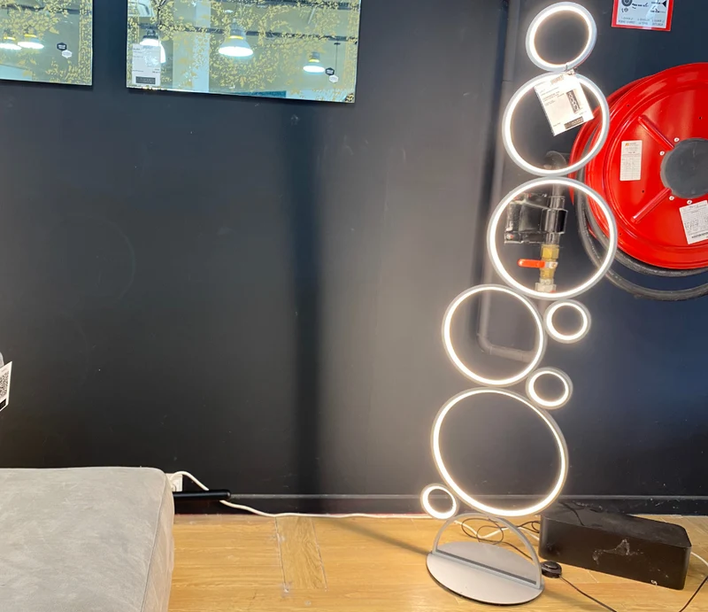 Lampadaire leds EXPO moderne au design arrondi italien - Caly