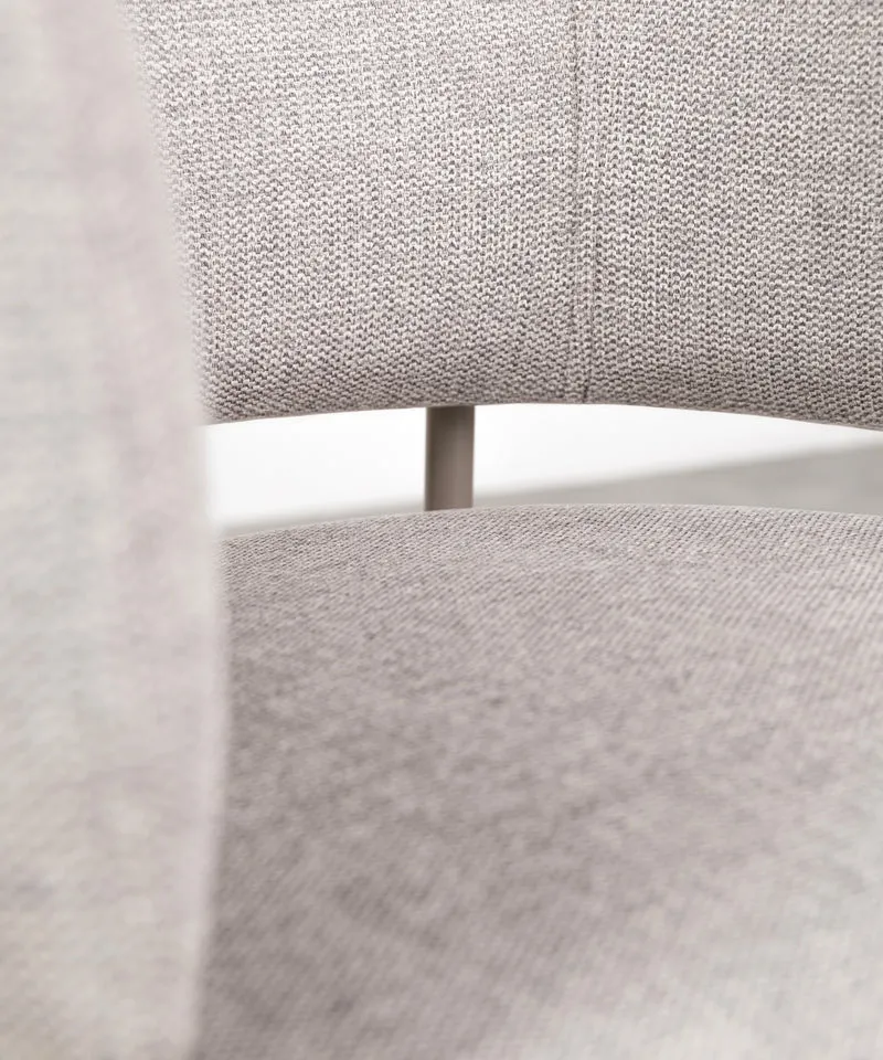 Silla de Comedor en Tela y Metal con Reposabrazos Teresa
