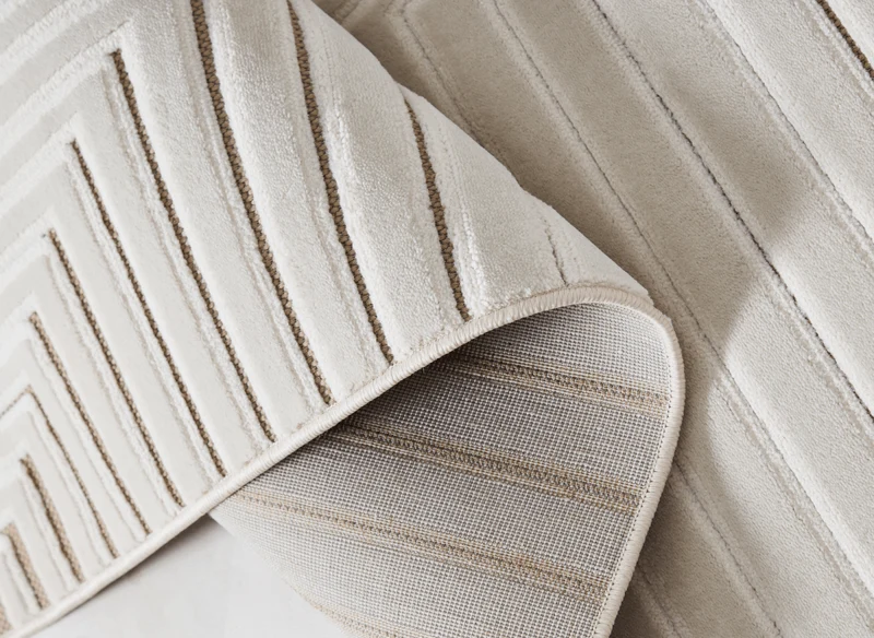 Tapis blanc écru à motifs chevrons 160 x 230 cm AMONA