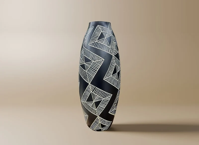 Vase ethnique en polyrésine noir et blanc H43 cm MAORI