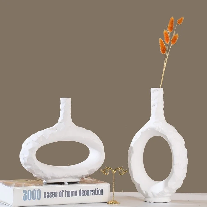 Vase en ceramique blanc, 17x8xH31cm