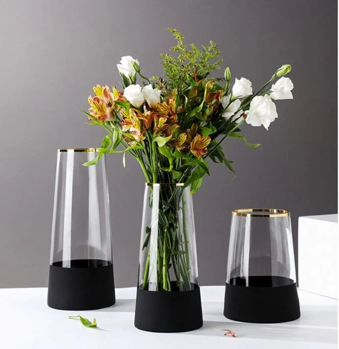 Vase en verre avec fond noir et bordure doré, D10xH19CM
