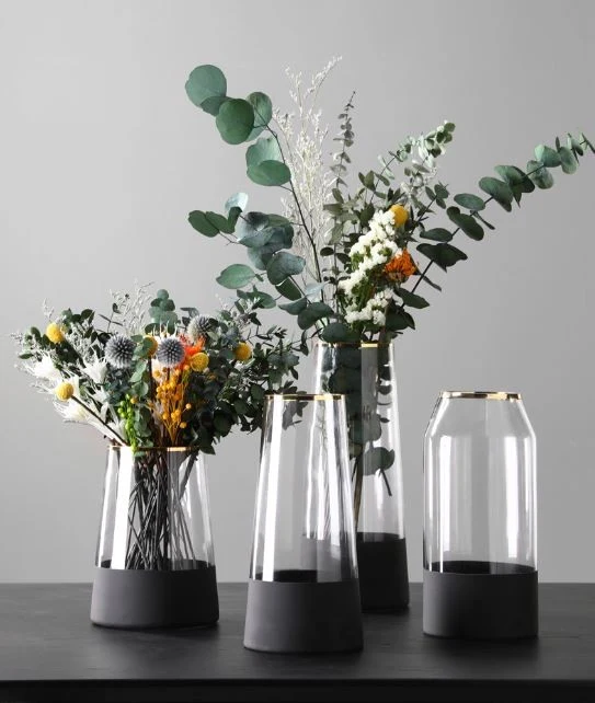 Vase en verre avec fond noir et bordure doré, D10xH19CM