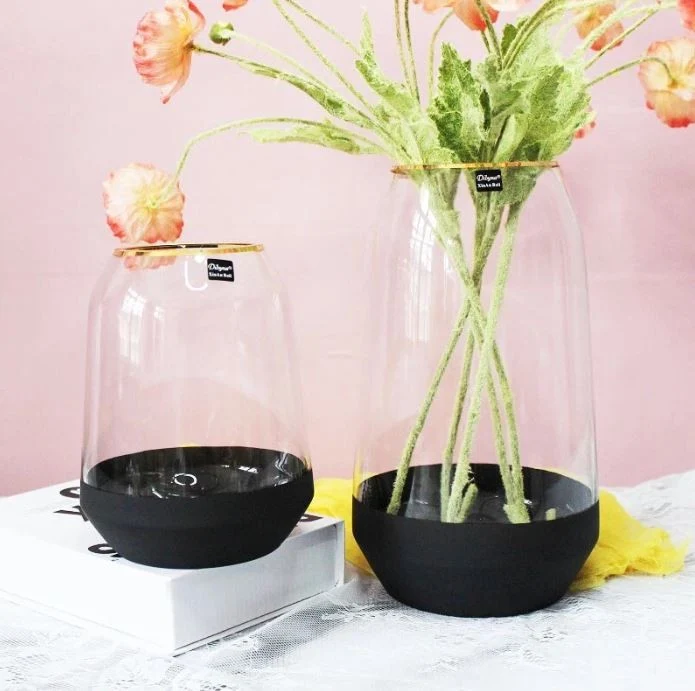 Vase en verre avec fond noir et bordure dorée, D11xH25CM