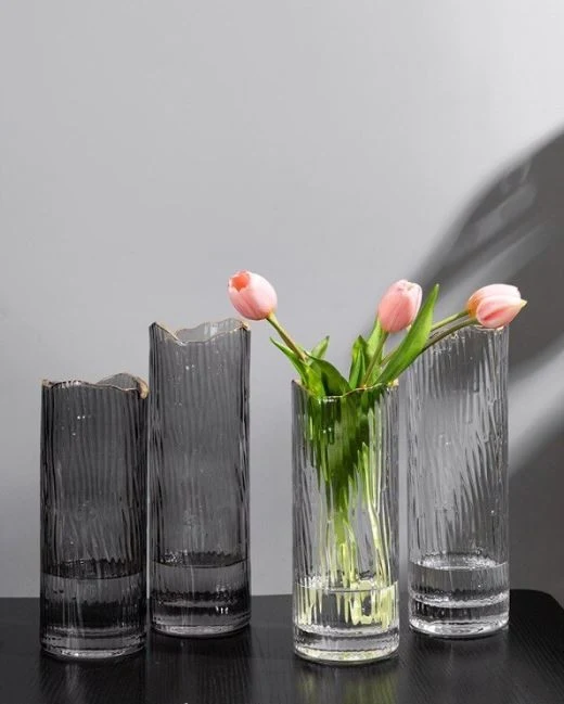 Vase en verre vert avec bordure doré, D12xH25CM - CLEA