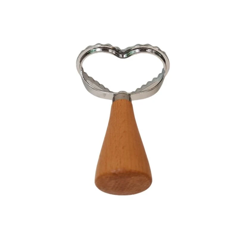 Emporte pièce pour biscuit en acier inoxydable et manche en bois, 6,5xH10cm - COOK