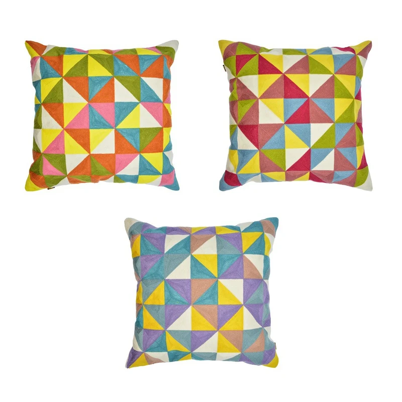 Coussin Déco avec broderie déhoussable 45x45cm + rembourrage 3 couleurs